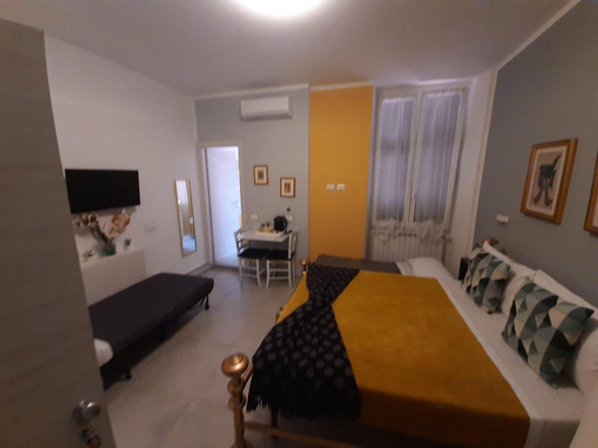 Hotel Justkey La Spezia Habitación foto